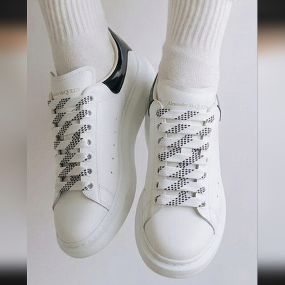 Alexander McQueen Oversized White Sneakers - Picture 4 of 10